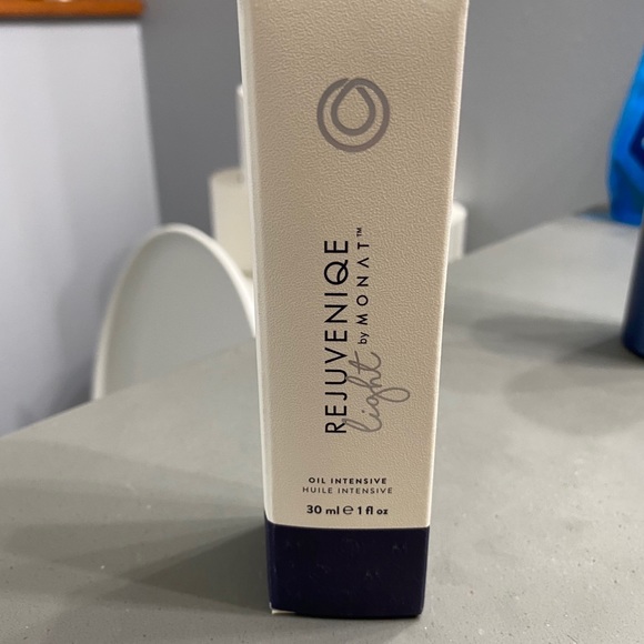 Rejuveniqe oil - Picture 2 of 2